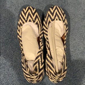 Lucky Brand Navy & Beige Chevron Flats